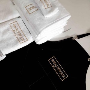 Toptan Logolu Baskılı / Nakışlı Havlu Seti ve Havlu Saç Bandı Toptan Logolu Baskılı / Nakışlı Havlu Seti ve Havlu Saç Bandı