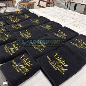 Siyah Logolu Havlu Seti Gold Nakışlı Üretim