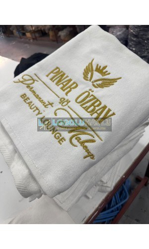 Beyaz gold nakışlı ultra lüks güzellik salonu havlu seti üretimi