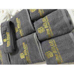 Logo Baskılı ve Nakışlı Havlu İmalatı – Güzellik Merkezi, Kuaför, Spor Salonu ve Promosyon İçin Toptan Üretim