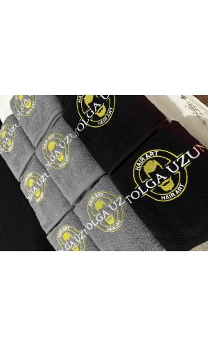Logo Nakışlı Berber Havlusu – Gri ve Siyah Renk Seçenekli, %100 Pamuk, Toptan Üretim