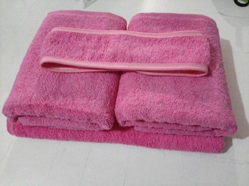 Toptan Pembe Havlu Seti - El Havlusu - Banyo Havlusu - Saç Bandı - 