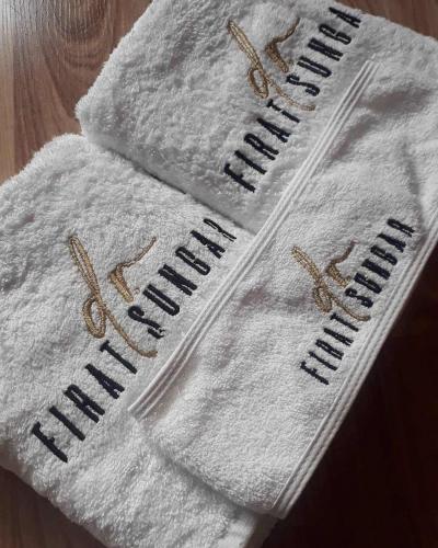 Toptan Logolu Baskılı / Nakışlı Havlu Seti ve Havlu Saç Bandı - Terlik - Bornoz - Bebek Kundak Havlusu 