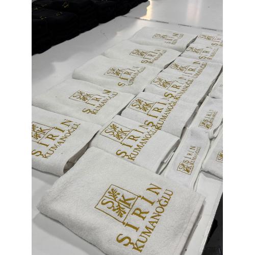 Logolu Beyaz Havlu Set Özel Logo Nakışlı Üretim